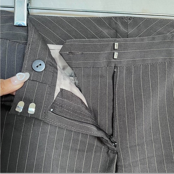 Gray low rise pinstripe pants - Picture 2 of 8
